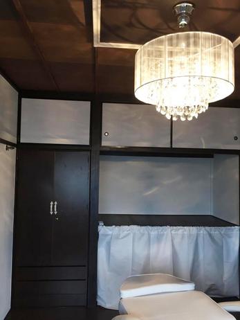 隣の部屋のドアの擦れまで直していただきありがとうございました。　畳から床になりこれでようやくサロンにすることができます。