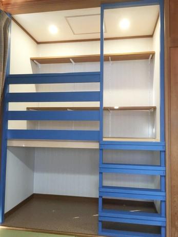 リフォームの依頼してから、スムーズな流れで、日程も希望通りになり、感謝しております。 担当の方が、色々とアイディアを出してくれたり、私の意見を取り入れながら、予想以上の物が 出来上がり、とても満足しています。私以上に息子が喜んで、毎日、その場所から離れません。 本当に感謝しております。ありがとうございました。