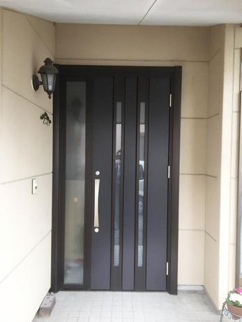 こちらの要望に応えて下さりありがとうございました。 思いがけず、玄関ドア交換する事が出来て良かったです。