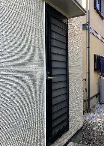 勝手口から出入りできるようになりました。ありがとうございました。